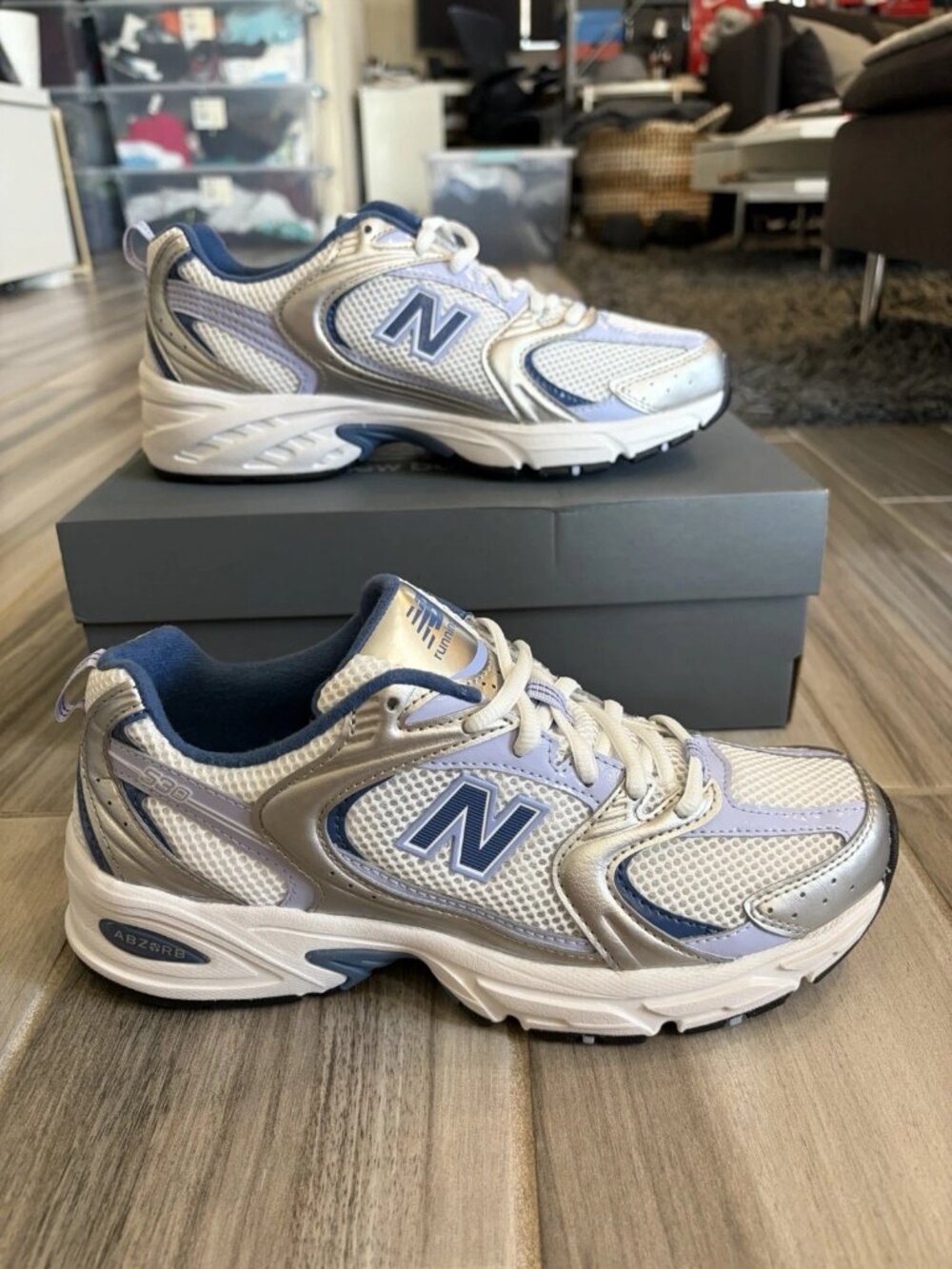 Women's New Balance 530 Shoes - Silver Metallic / Daybreak / Magic Blue U53052N - Picture 2 of 13